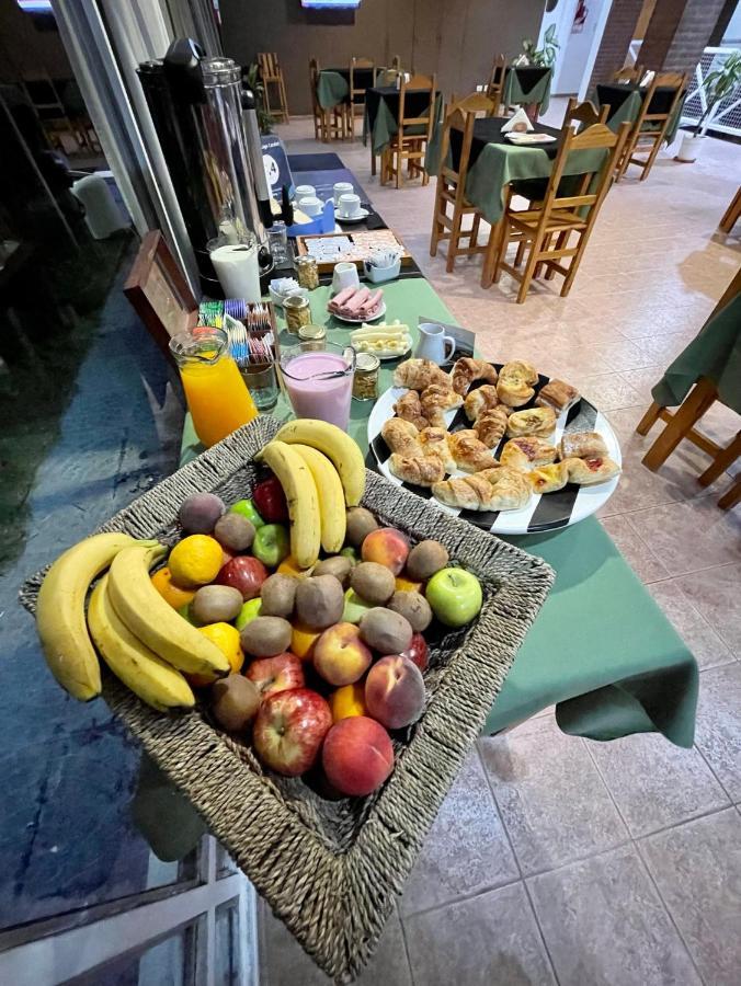 Hotel Hosteria Lago Cardiel Gobernador Gregores Esterno foto